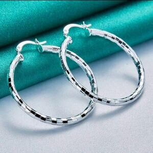 Women's Retro Classic Disco Hoop Earrings Vtg Geometric 1.5 in. 3mm Fashion Gift